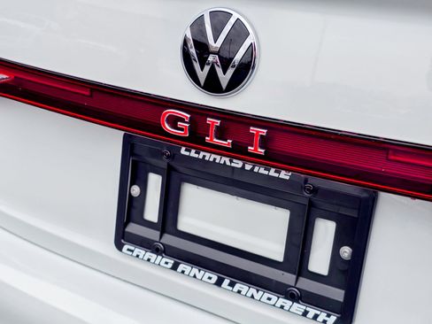 Used 2025 Volkswagen Jetta GLI Autobahn image 17