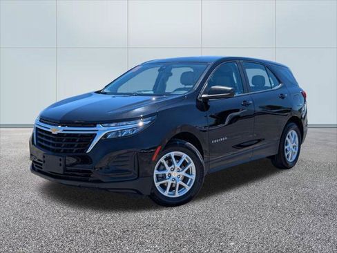 Used 2023 Chevrolet Equinox LS FWD image 1