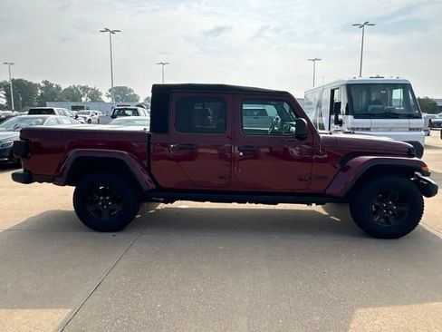 Used 2021 Jeep Gladiator Sport AWD/4WD image 2