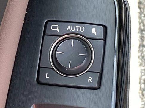 Used 2024 Lexus ES 350 w/ Premium Package FWD image 16