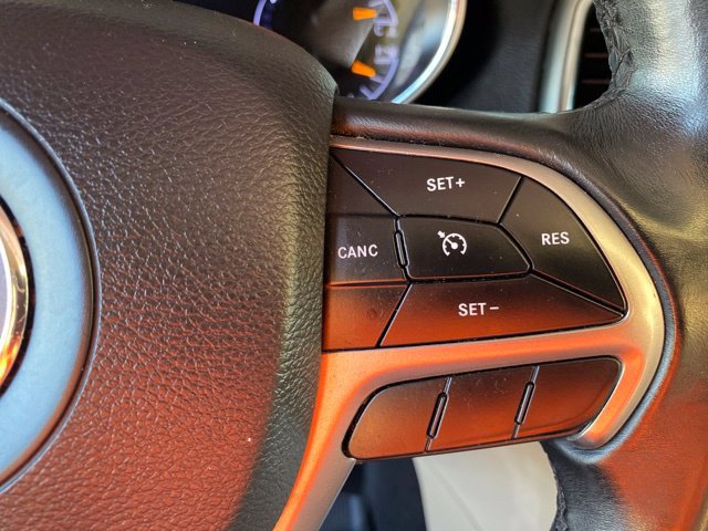 Used 2019 Jeep Grand Cherokee Laredo AWD/4WD image 20