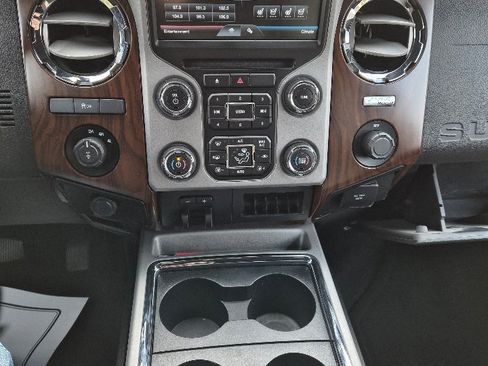Used 2014 Ford F250 Lariat w/ Chrome Package image 21