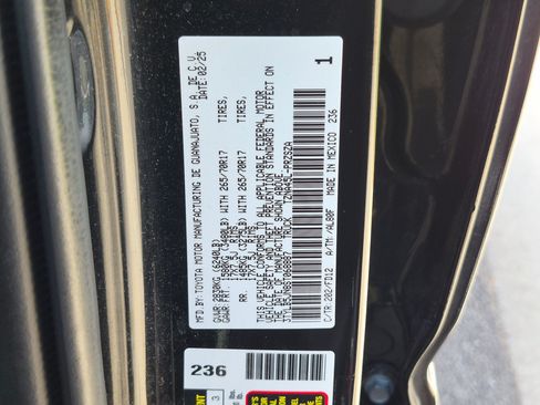 Used 2025 Toyota Tacoma TRD Off-Road AWD/4WD image 36