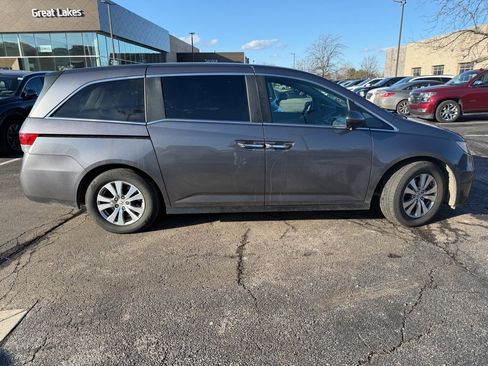 Used 2016 Honda Odyssey SE image 1