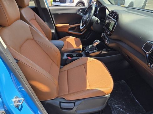 Certified 2025 Kia Soul EX FWD image 15