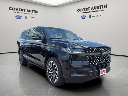 Used 2025 Lincoln Navigator L Black Label AWD/4WD image 8