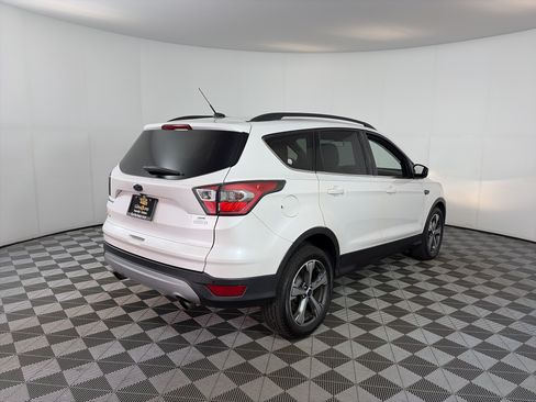 Used 2017 Ford Escape SE w/ SE Leather Comfort Package FWD image 10