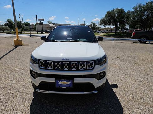 Used 2025 Jeep Compass Limited AWD/4WD image 3