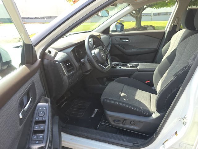 Certified 2023 Nissan Rogue SV AWD/4WD image 2