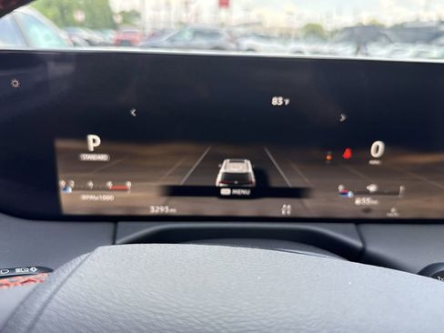 Used 2025 Nissan Armada PRO-4X image 12