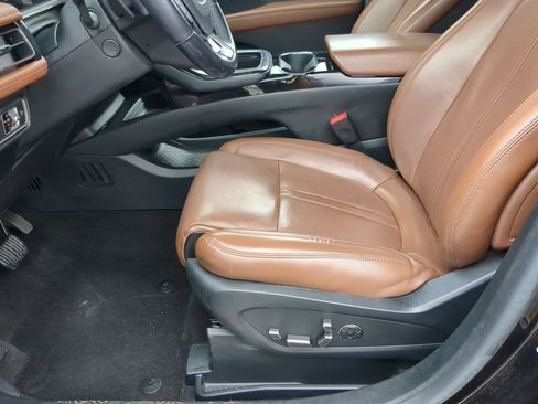 Used 2021 Lincoln Nautilus Reserve w/ Equipment Group 201A image 11