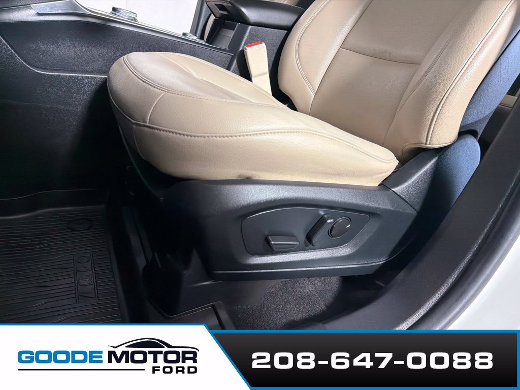 Used 2020 Ford Explorer XLT w/ Equipment Group 202A AWD/4WD image 11