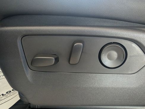 Used 2023 Chevrolet Silverado 1500 ZR2 w/ Technology Package image 12