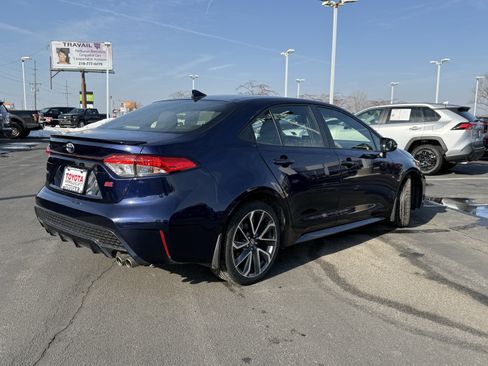 Certified 2022 Toyota Corolla SE w/ SE Premium Package image 9