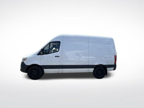 Used 2025 Mercedes-Benz Sprinter 2500 image 2