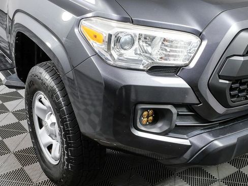 Used 2017 Toyota Tacoma SR image 31