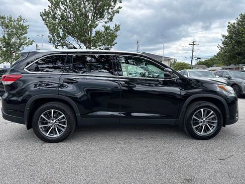 Used 2019 Toyota Highlander XLE AWD/4WD image 7