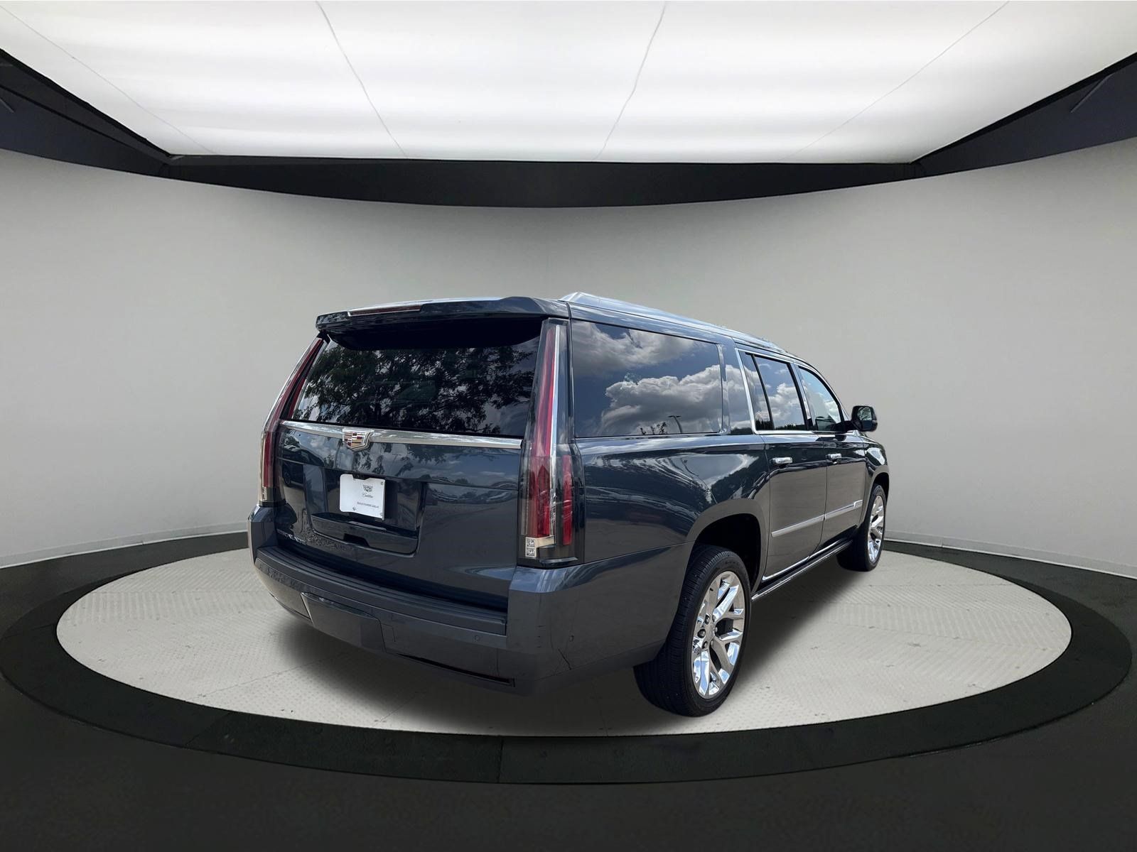 Used 2019 Cadillac Escalade ESV Premium Luxury AWD/4WD image 5
