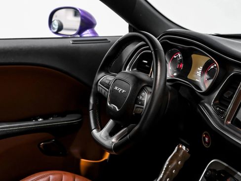 Used 2016 Dodge Challenger SRT Hellcat image 10