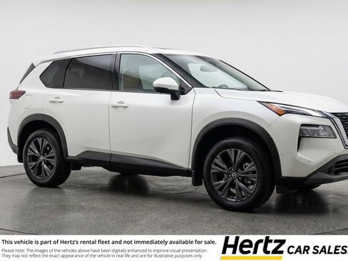 Used 2025 Nissan Rogue SV image 1
