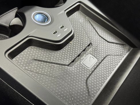 Used 2023 BMW iX xDrive50 w/ Sport Package image 36