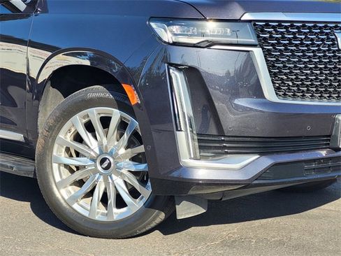 Used 2023 Cadillac Escalade Premium Luxury w/ Performance Package image 4