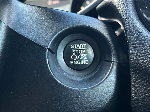 Used 2021 Jeep Compass Latitude w/ Sun and Sound Group AWD/4WD image 24