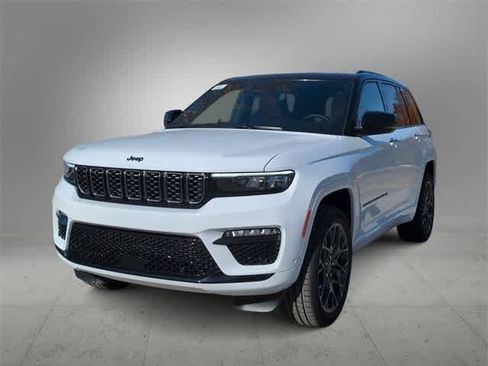 New 2025 Jeep Grand Cherokee Summit image 4