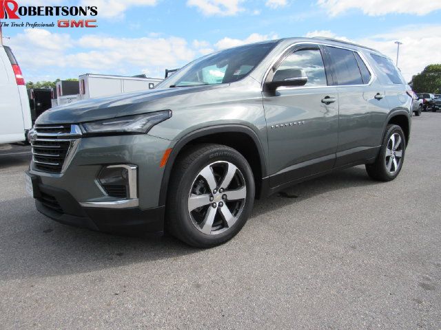 Used 2022 Chevrolet Traverse LT w/ LT Premium Package AWD/4WD image 1