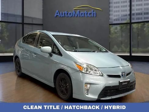 Used 2015 Toyota Prius Three image 1