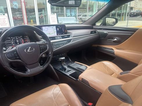 Used 2019 Lexus ES 350 Ultra Luxury w/ Accessory Package 2 image 15