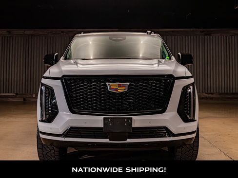 Used 2026 Cadillac Escalade ESV Platinum Sport w/ LPO, Floor Liner Package image 4