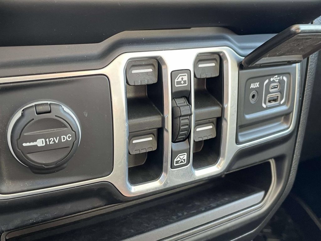 Used 2021 Jeep Gladiator Overland w/ Popular Equipment Package AWD/4WD image 47