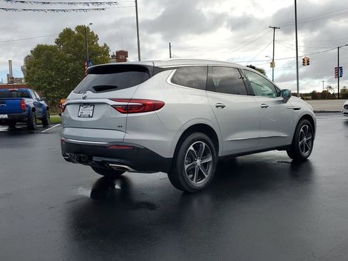 Used 2020 Buick Enclave Essence w/ Sport Touring Edition image 3