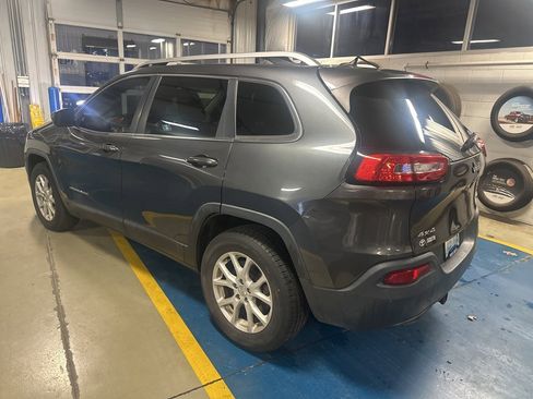 Used 2016 Jeep Cherokee Latitude image 7