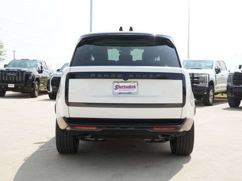 Used 2025 Land Rover Range Rover SE AWD/4WD image 8