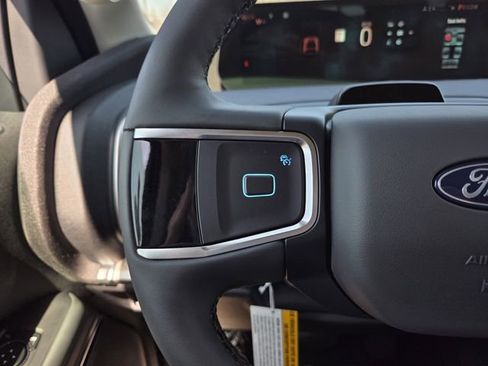 New 2026 Ford Expedition Active image 21