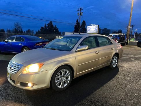 Used 2010 Toyota Avalon XLS image 14