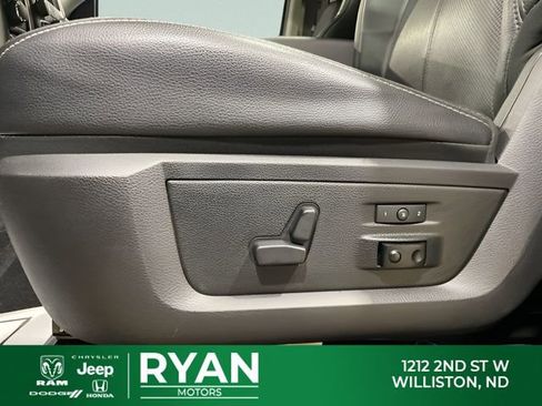 Used 2018 RAM 2500 Laramie w/ Cold Weather Group AWD/4WD image 32