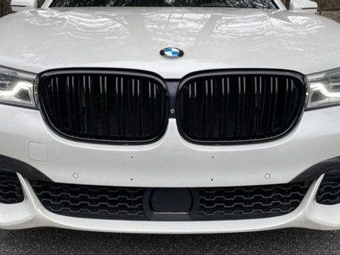 Used 2019 BMW 750i xDrive w/ M Sport Package image 11