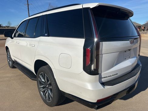 Used 2024 Cadillac Escalade Sport image 2