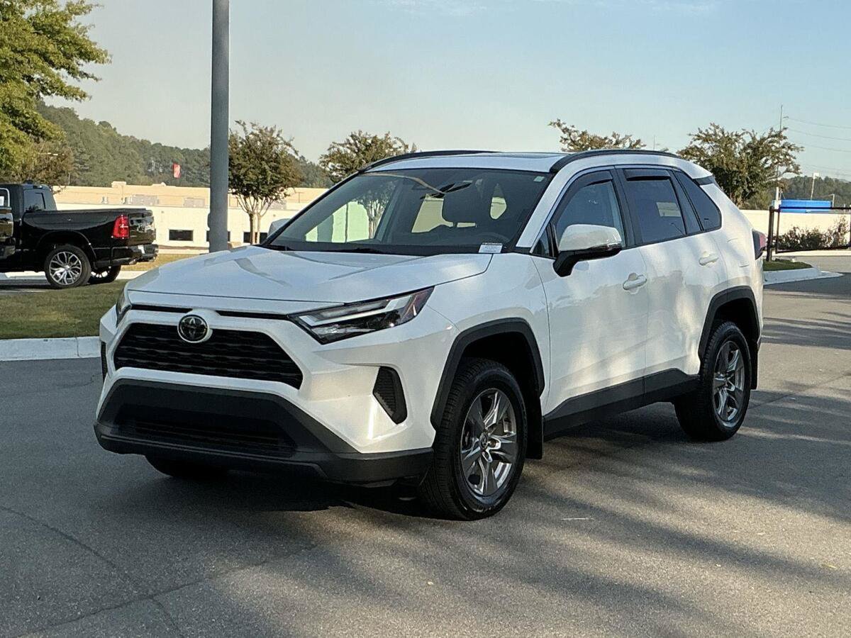 Used 2024 Toyota RAV4 XLE w/ Convenience Package FWD image 9