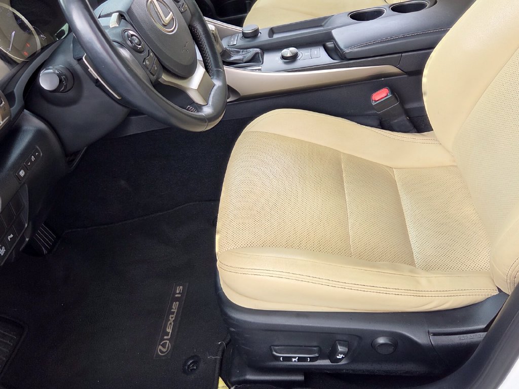 Used 2015 Lexus IS 250 w/ Premium Package RWD image 3