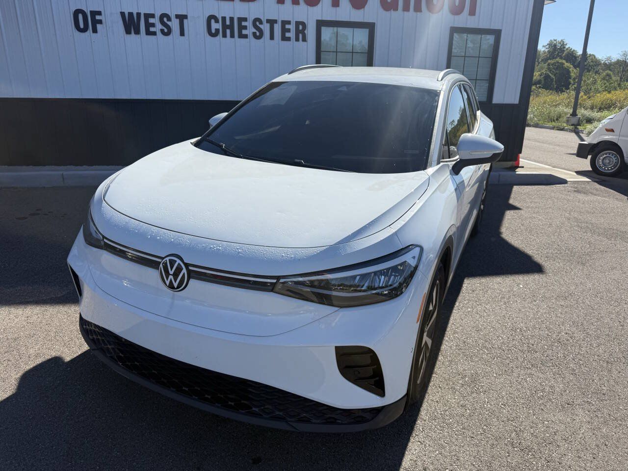 Used 2024 Volkswagen ID.4 2WD image 2