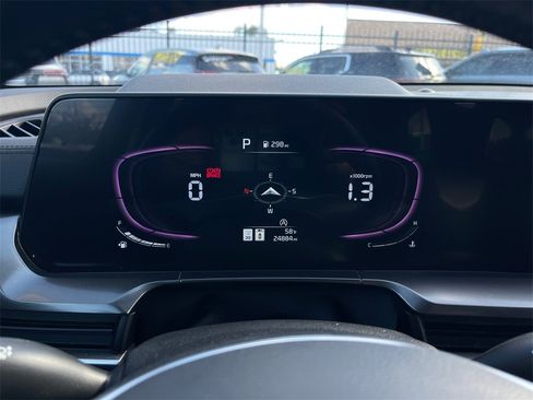 Used 2025 Kia Telluride S image 11