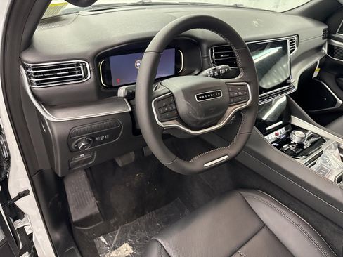Used 2025 Jeep Wagoneer Series II w/ Convenience Group I image 17