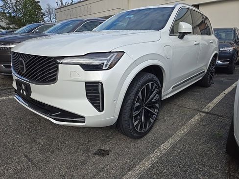 New 2025 Volvo XC90 T8 Ultra image 5