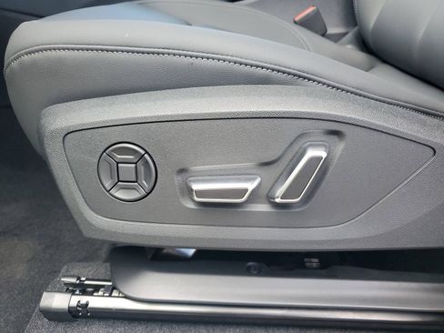 New 2026 Audi Q3 quattro 2.0T AWD/4WD image 23