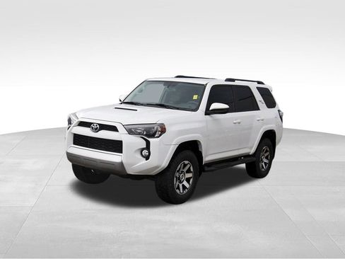 Used 2019 Toyota 4Runner TRD Off-Road AWD/4WD image 2