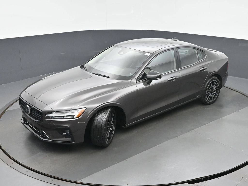 Used 2024 Volvo S60 B5 Plus AWD/4WD image 32